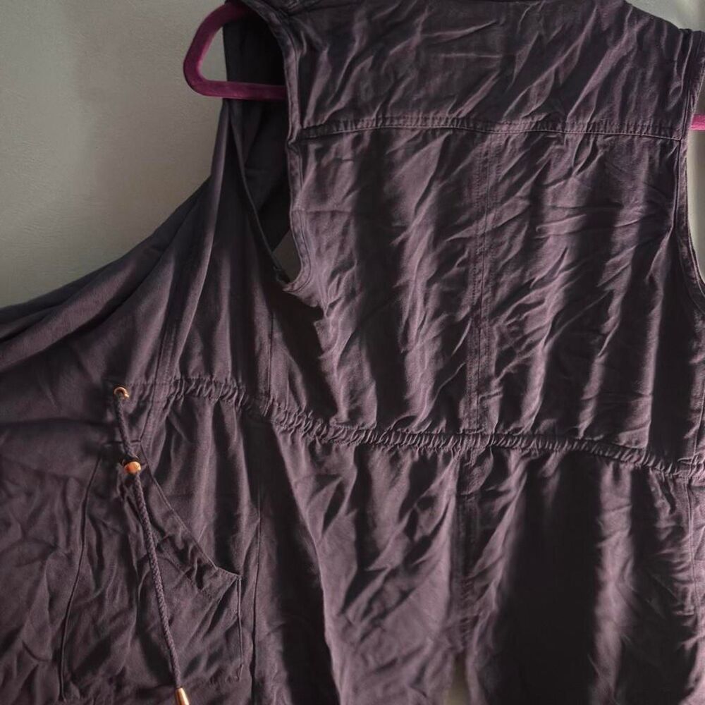 Unbranded Women's Navy and Black Gilet